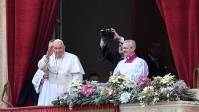 Papa Francisco llama a un alto al fuego global en Navidad