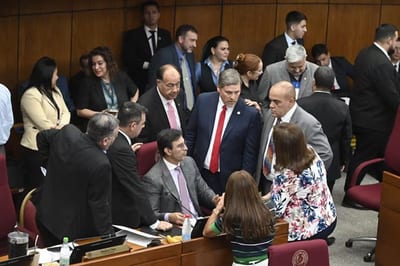 Crisis en el Senado: Disidentes colorados buscan retomar control