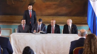 Santiago Peña promulga la Ley que crea el Registro Unificado Nacional