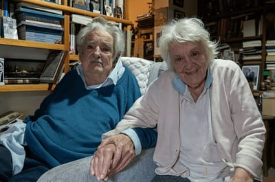 Mujica recibe emotiva visita musical tras anunciar metástasis