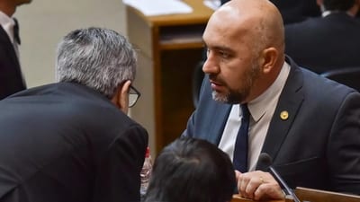 Crisis política: Arévalo reevalúa renuncia ante vacío fiscal