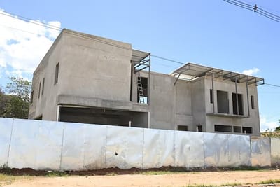 Inconsistencias en compra-venta de terreno de diputada Vega