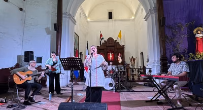 Lizza Bogado inicia su gira en Costa Rica con “Laboratorio del Alma”