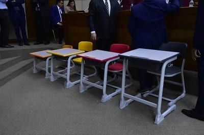 Pupitres chinos cuestan USD 5 millones, Itaipú pagará 32 millones