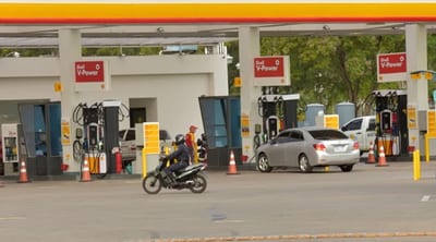 Shell reduce G. 300 en combustibles, alineándose con medida de Petropar