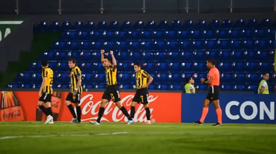 Guaraní tumba a Independiente y lidera el Grupo A de la Sudamericana
