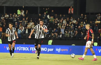 Libertad vence a Cerro y afianza su liderazgo en el Apertura