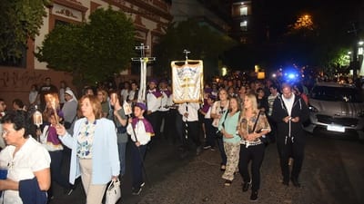 Cardenal denuncia desigualdad en misa del Viernes de Dolores