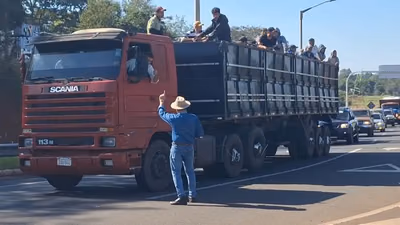 Cañicultores mantienen protestas a la espera de Santiago Peña