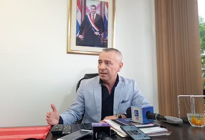 Centurión no descarta candidatura única colorada en Asunción