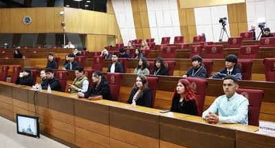 Ministro de educación ausente en audiencia pública sobre crisis educativa