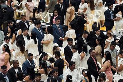 Más de 600 parejas sellaron su unión en boda histórica