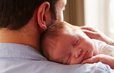 Proponen extender permiso por paternidad hasta 30 días