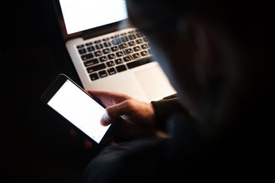 Extravío de celular genera imputación de 35 personas por estafa informática
