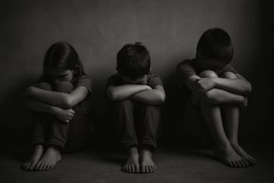 Abuso y ETS: Padrastro imputado por contagiar sífilis y VIH a niños