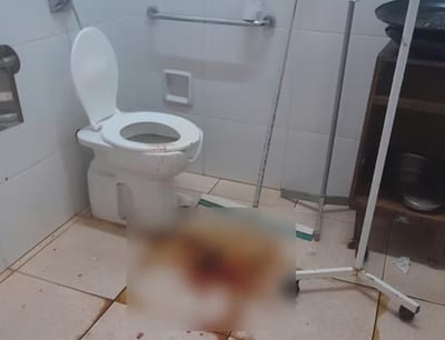 Parto en baño de hospital y denuncia por falta de atención