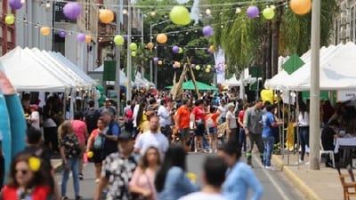 Teatro, ferias y recorridos: los planes que activan el finde
