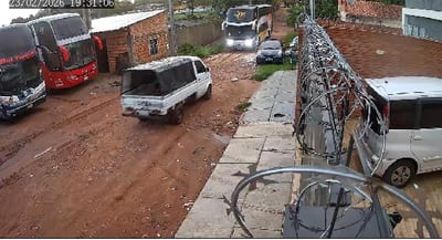 Denuncian supuesto taller irregular de buses en Villa Elisa