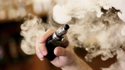 Nicotina en adolescentes: Salud alerta por vapeadores