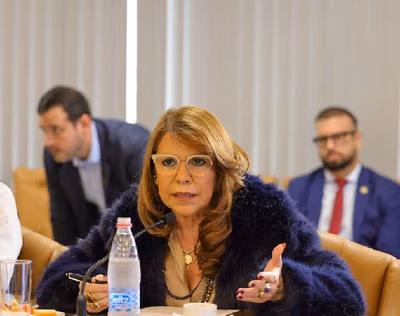 Celeste Amarilla califica de “mediocre” a Santiago Peña