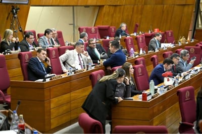 Dudas por proyecto que busca mover funcionarios de Copaco al Estado