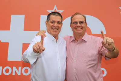Camilo Pérez habría viajado a Panamá tras derrota electoral