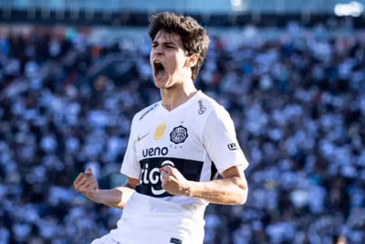 Olimpia y Guaraní se miden en un atractivo duelo en Sajonia.