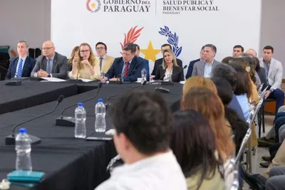 Gobierno propone escalafón y equiparar salarios de médicos