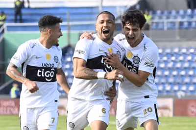 Olimpia liquidó 3-0 a Luqueño y escala con firmeza en la tabla