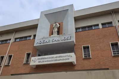Hombre denuncia presunto maltrato a su madre de 74 años en asilo de Luque
