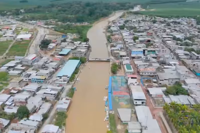 Inundaciones en Ecuador dejan tres muertos y miles de afectados