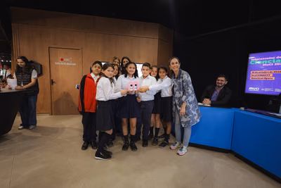 Estudiantes de Asunción crean proyectos científicos para mejorar sus barrios
