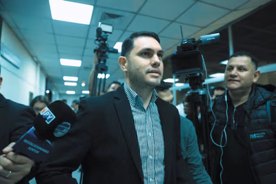 Dan lectura de sentencia a Hernán Rivas por uso de título falso