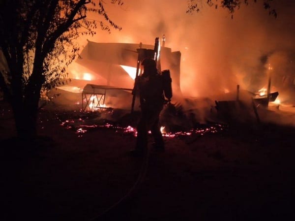 Incendian casa del vecino que mató a mujer tras reclamo por quema de basura