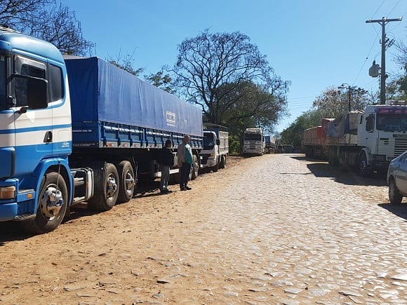 Vecinos están hartos de camioneros «invasores»