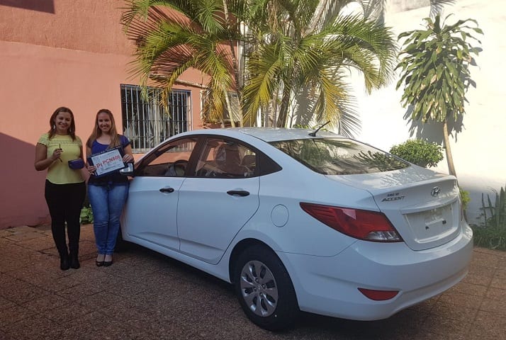 Chena dona un auto y otros bienes a fundaciones