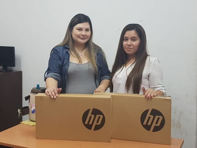 Chena dona un auto y otros bienes a fundaciones
