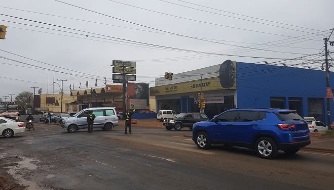 Caos se canaliza por solo dos carriles