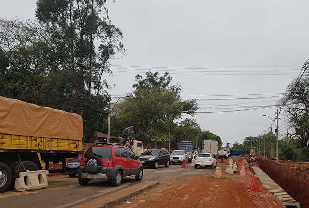 Caos se canaliza por solo dos carriles