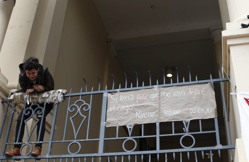 Alumnos de derecho UCA exigen levantamiento de la toma
