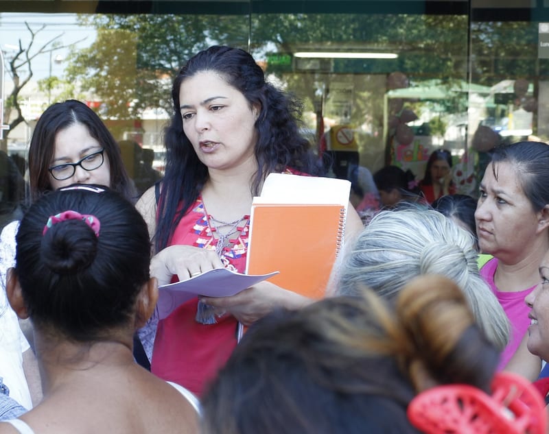 Mujeres del Bañado Sur exigen adelanto del pago de Tekoporã