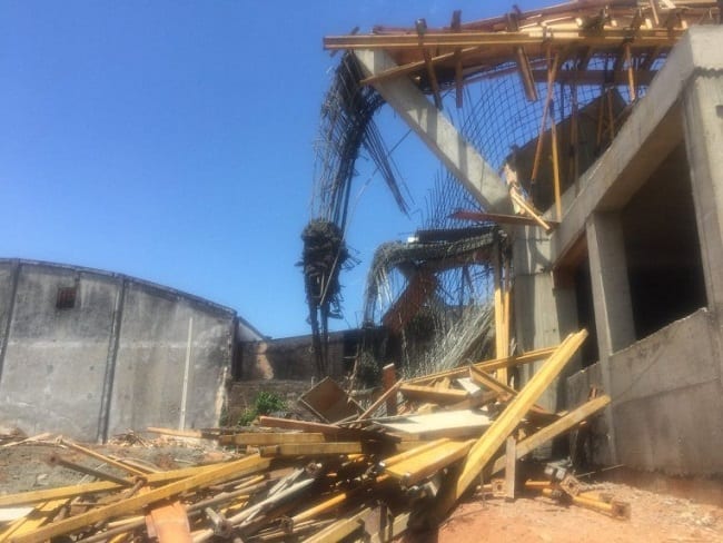 Cuatro heridos en derrumbe de obra del MOPC