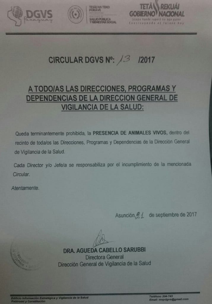 Animales pululan en depósito de vacunas