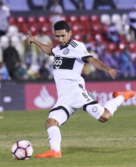 Olimpia: No dejan ingresar a la Villa a un jugador