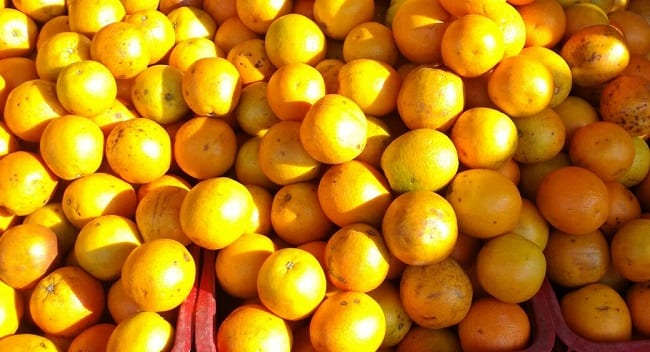 Frutas en abundancia y a bajos precios en el Abasto
