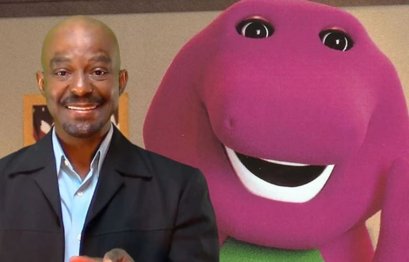 Actor de Barney ahora ofrece sexo a mujeres