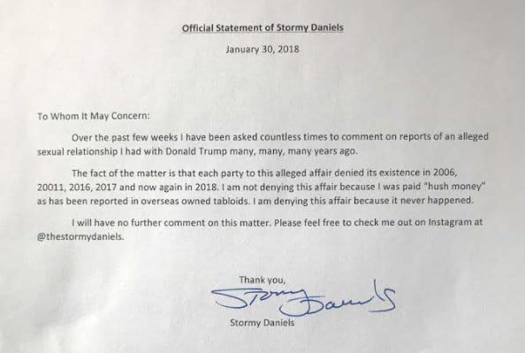 Actriz porno deja en evidencia firma de contrato para callar sobre Trump