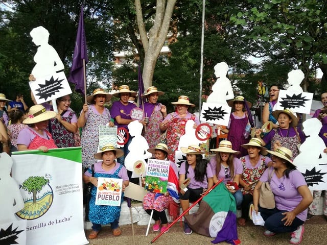 Mujeres marchan por igualdad de derechos y empoderamiento económico