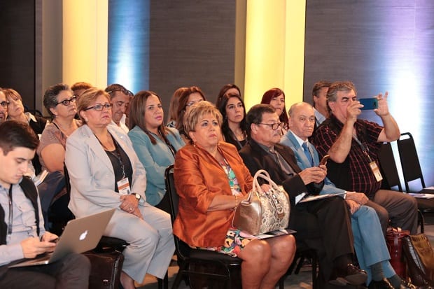 Exponen la realidad electoral paraguaya ante observadores internacionales