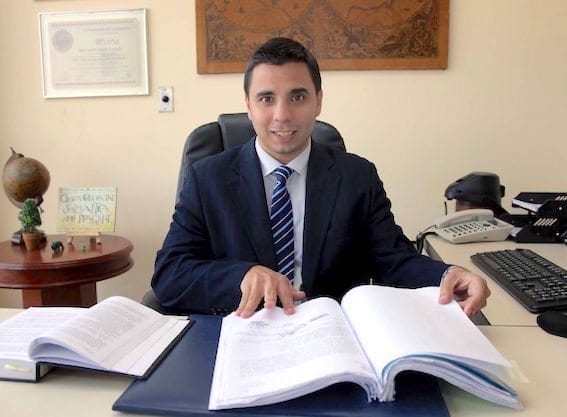Juez responde a acusación de censura en el caso Bruno Pont